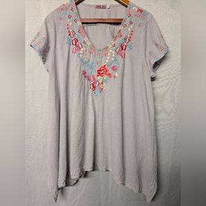 Johnny Was💗 Gray V-Neck Embroidered Blouse Size Medium